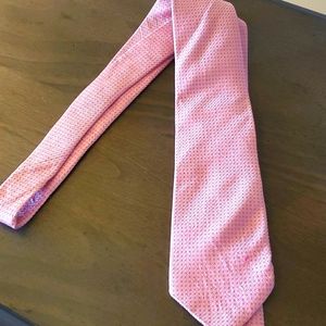Pink tie